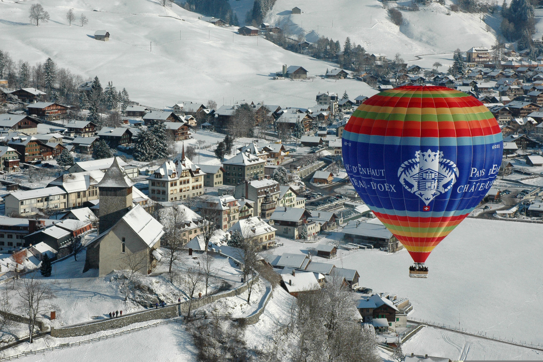 Balloons over Chateau DOex 31FIB photo 004 c FABRICE WAGNER
