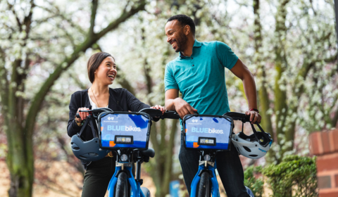 blue bikes 480x280 1 couple with bikes in Boston