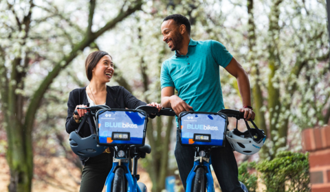 couple with bikes in Boston